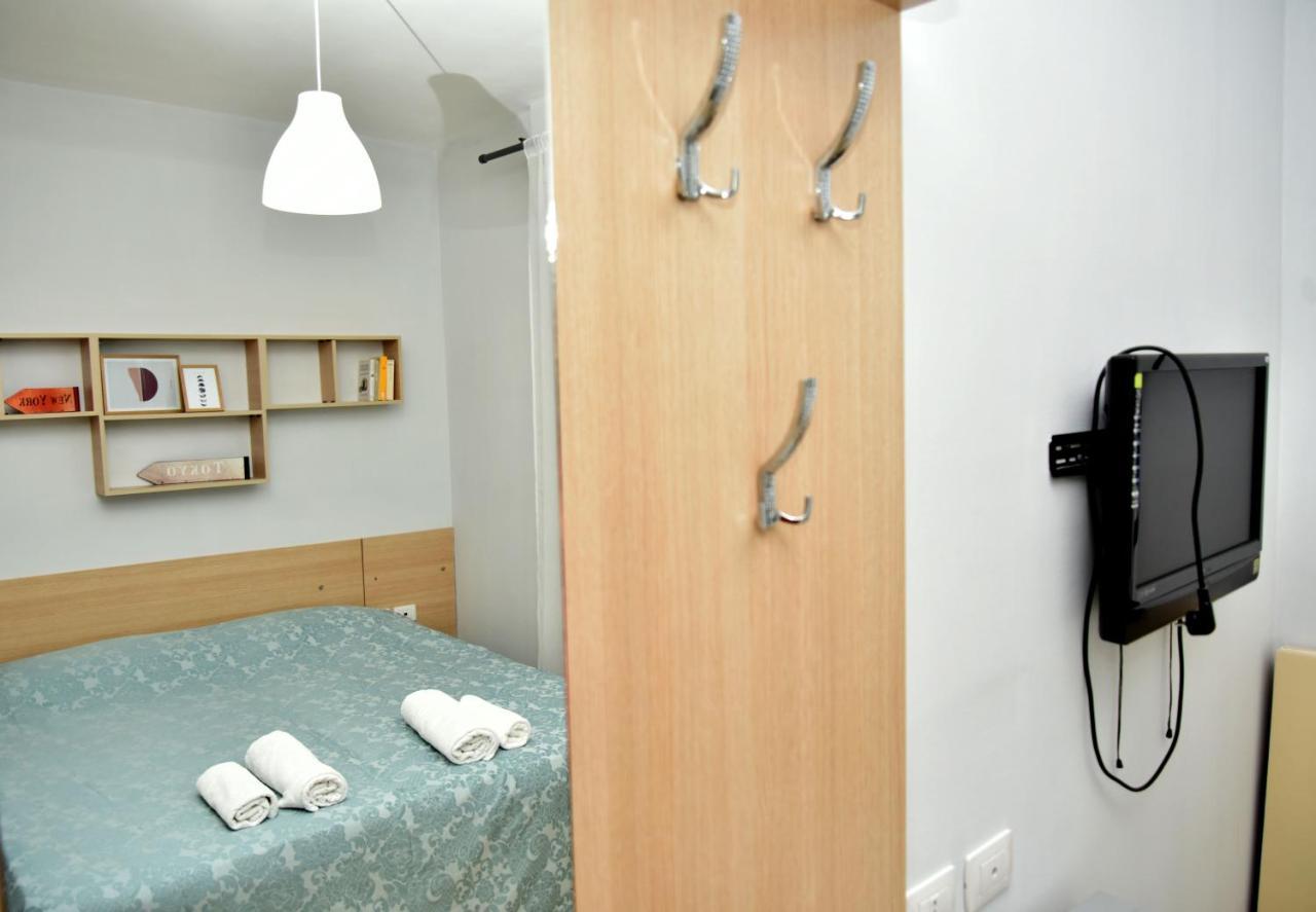 Vlorë Arianiti Guesthouse מראה חיצוני תמונה