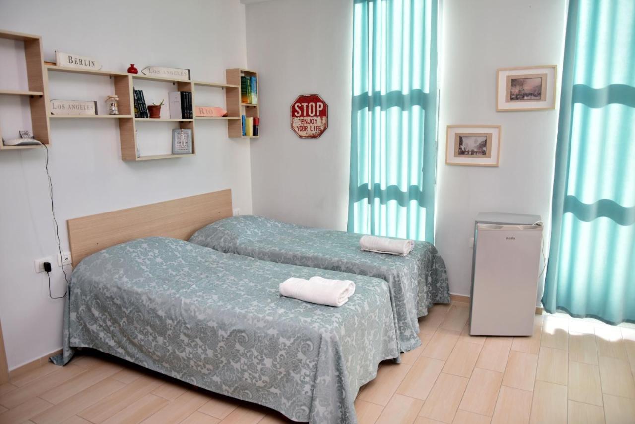 Vlorë Arianiti Guesthouse מראה חיצוני תמונה
